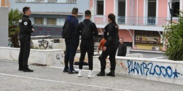 Πριν Λίγο: Θρίλερ στη Βαρβάκειο αγορά-Βρέθηκε νεκρή γυναίκα με σημάδια στο λαιμό[Δείτε Φωτογραφίες]