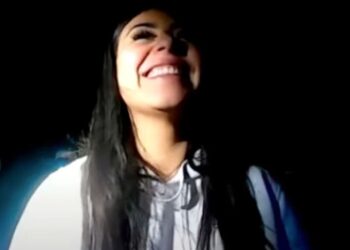 Φρίκη: Αμερικανίδα φοιτήτρια γελάει, τραγουδάει και χορεύει αφού σκότωσε δύο ανθρώπους οδηγώντας μεθυσμένη