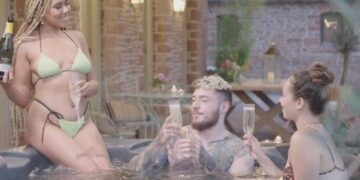 Έξαλλοι οι τηλεθεατές στη Βρετανία με ριάλιτι: «Έδειξε όpγιο με 15 παίκτες» (video)