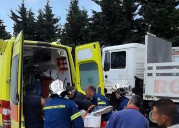 Σοβαρό εργατικό ατύχημα: Καρφώθηκε σε μπετόβεργα