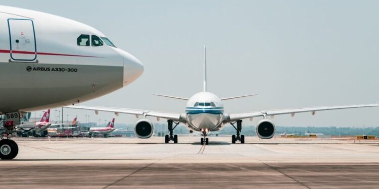 Alldaynews.gr Τραγωδία στον αέρα: Επιβάτης έχασε τη ζωή του εν ώρα πτήσης προς Αθήνα