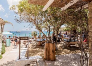 Μύκονος: Άδεια εκούσιας κατεδάφισης εξέδωσε το Nammos