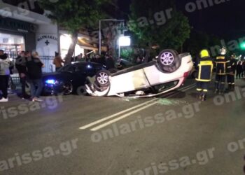 Φρικτό τροχαίο στη Λάρισα-Δύο γυναίκες τραυματίες[Φωτογραφίες]