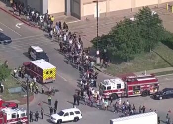 Τέξας: Τουλάχιστον 8 νεκροί από πυροβολισμούς σε εμπορικό κέντρο