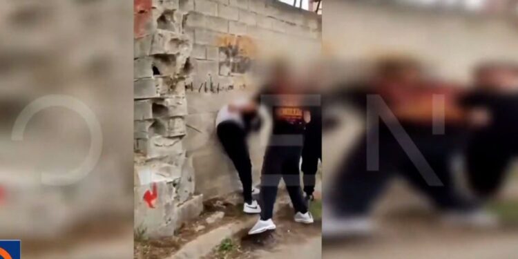 Alldaynews.gr Μενίδι: Έδειραν ανήλικο για να του πάρουν 5 ευρώ