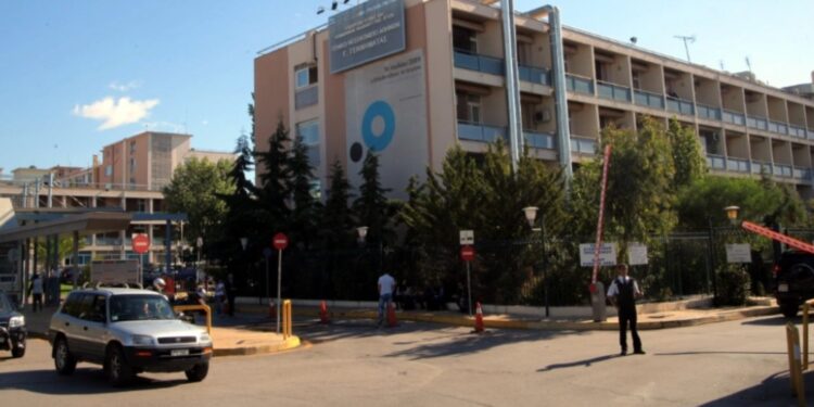 Alldaynews.gr Τραγωδία: Έκανε βουτιά ”Θανάτου” από τον 4ο όροφο κτιρίου του νοσοκομείου «Γ. Γεννηματάς»