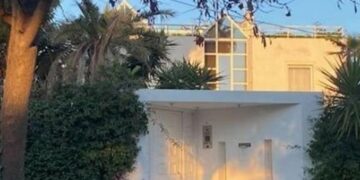 Alldaynews.gr Τραγικές ώρες για τον Αργύρη Παπαργυρόπουλο: Στο σφυρί το σπίτι του στην… οδό Τύχης της Γλυφάδας