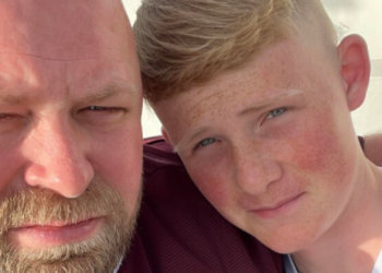 Alldaynews.gr Έχασε το γιο του πριν λίγες μέρες: Τώρα αγοράζει 2 εισιτήρια για τους αγώνες ποδοσφαίρου – Ας είναι το κάθισμα άδειο…