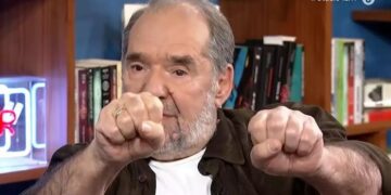 Alldaynews.gr Σε ταραχή ο Θέμης Ανδρεάδης για τις απόπειρες: «Είναι σκληρό, με έπιασε ο γιος μου από την φανέλα γιατί πήγα να πηδήξω»