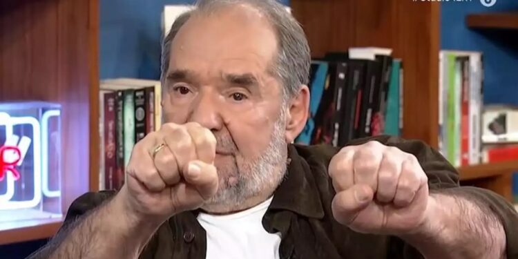 Alldaynews.gr Σε ταραχή ο Θέμης Ανδρεάδης για τις απόπειρες: «Είναι σκληρό, με έπιασε ο γιος μου από την φανέλα γιατί πήγα να πηδήξω»