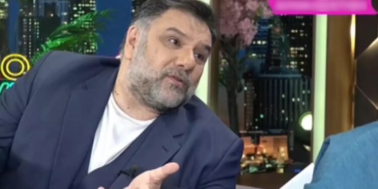Alldaynews.gr Σοκάρει ο Γρηγόρης Αρναούτογλου: «Κοιμάμαι πλέον με μηχάνημα οξυγόνου» (video)