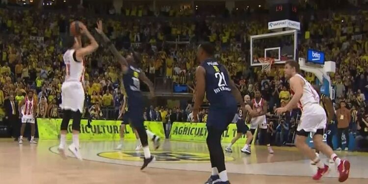 Alldaynews.gr Αν δεν το είδατε ακόμη: Το Απίστευτο buzzer beater του Κώστα Σλούκα στο …0 δευτερόλεπτο που ξέρανε τη Φενέρ (video)