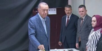 Alldaynews.gr Εκλογές στην Τουρκία: Έκλεισαν οι κάλπες, ξεκινά η καταμέτρηση – Τι έδειξαν οι τελευταίες δημοσκοπήσεις