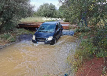 «Μπαμπά πνίγομαι» – Δόκιμος αστυφύλακας παρασύρθηκε από χείμαρρο (φωτο)