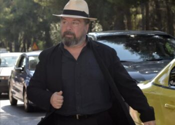 Σταμάτης Φασουλής για το θάνατο της Αλίκης Βουγιουκλάκη: Περιμέναμε σε διπλανό δωμάτιο, η Νόνικα Γαληνέα ήταν ακίνητη για 24 ώρες