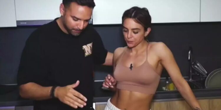 Alldaynews.gr Καρολίνα Ζακλίν Καλύβα: «Συνέβη αμέσως με τον Μάριο αλλά δεν το είχα συνειδητοποιήσει»