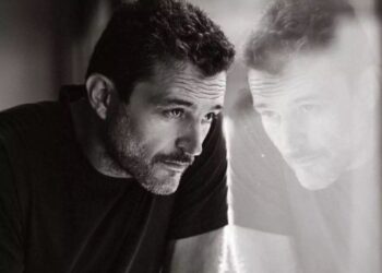 Alldaynews.gr Θρήνος: «Έφυγε» από τη ζωή ανήμερα των γενεθλίων του, ο τραγουδιστής Τάσος Μαντάς