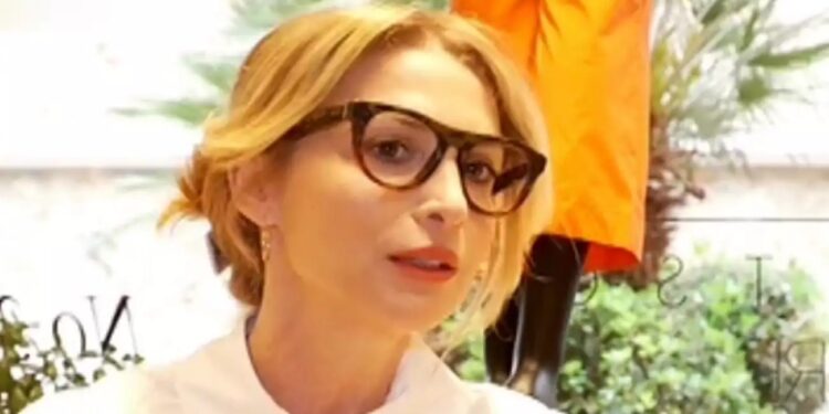 «Αν πατήσεις Νίκη Κάρτσωνα στην Google, θα σου βγάλει νευρική ανορεξία»