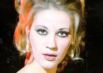 «Δεν το έκανα για μπανιστιρτζήδες»: Η μέρα που η Λάσκαρη τόλμησε να εμφανιστεί γυμvή στη σκηνή και κατέληξε στο νοσοκομείο