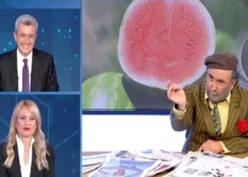 Alldaynews.gr Εκλογές 2023 – Ο Λάκης Λαζόπουλος με ακατάλληλη χειρονομία για τον Κατρούγκαλο: “Πήρε κι ένα εικοσάρι τώρα”