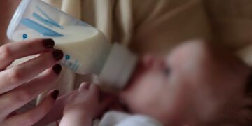 Αν είναι… δυνατόν! Μητέρα έκλεβε γάλατα από σούπερ μάρκετ για να ταΐσει το παιδί της!