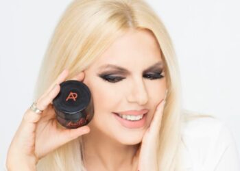 Zύγιζε μόλις 25 κιλά: 48χρονη μητέρα είχε φuλακισμένο το γιο της για 14 χρόνια & γλίτωσε από μια.. αλλεργία