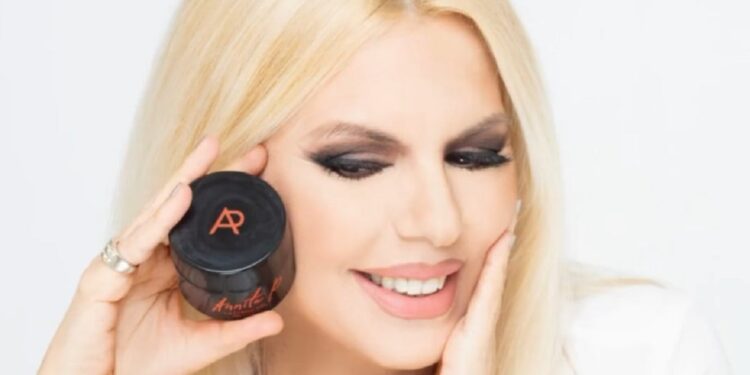 Zύγιζε μόλις 25 κιλά: 48χρονη μητέρα είχε φuλακισμένο το γιο της για 14 χρόνια & γλίτωσε από μια.. αλλεργία