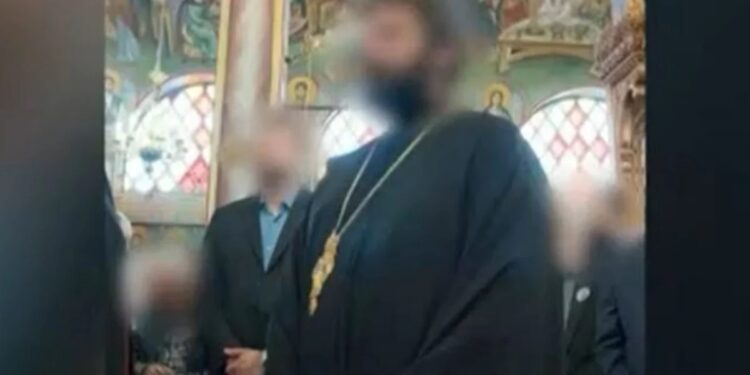 Alldaynews.gr Απίστευτη υπόθεση: Έγινε παπάς για να γλιτώσει από τα… χρέη (φωτο, video)