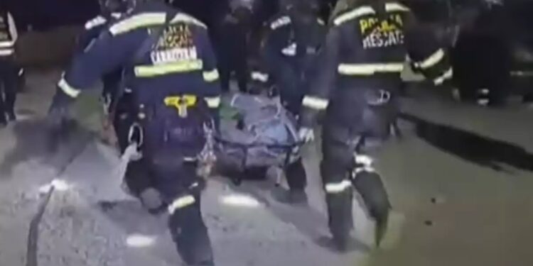 Alldaynews.gr Τραγικός ο απολογισμός της φωτιάς σε χρυσωρυχείο: Ανασύρθηκαν νεκροί και οι 27 εργαζόμενοι