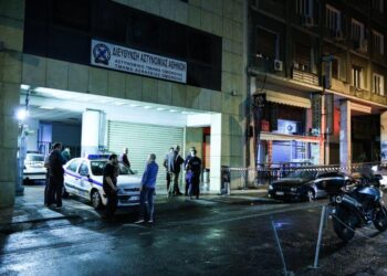 Τραγωδία στο κέντρο της Αθήνας: Συνέλαβαν 55χρονο επειδή ήταν μεθυσμένος και έπεσε από το παράθυρο του ΑΤ