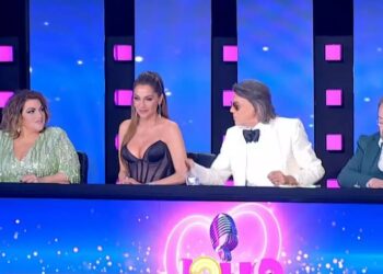 Ηλίας Ψινάκης: Η ατάκα που «πάγωσε» τη Δέσποινα Βανδή – «Πώς το έλεγαν αυτό που πήρε ο πρώην άντρας σου;»