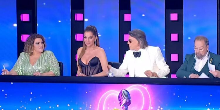 Alldaynews.gr Ηλίας Ψινάκης: Η ατάκα που «πάγωσε» τη Δέσποινα Βανδή – «Πώς το έλεγαν αυτό που πήρε ο πρώην άντρας σου;»