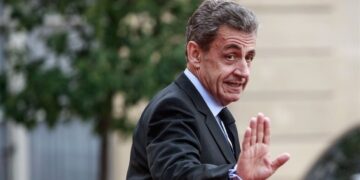 Alldaynews.gr Βόμβα: Οριστική καταδίκη για Σαρκοζί – Ηλεκτρονικό βραχιόλι επί έναν χρόνο θα φοράει ο πρώην πρόεδρος της Γαλλίας