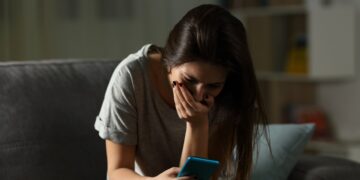 Alldaynews.gr Ασπρόπυργος: 15χρονος «έγδυσε» με πρόγραμμα Τεχνητής Νοημοσύνης δυο 12χρονες και ανέβασε στο Instagram