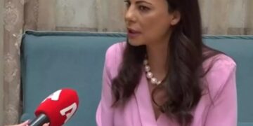 Alldaynews.gr Εύη Βατίδου: Σε νέα σχέση η πρώην σύζυγος του Αλέξη Κούγια – Εκείνη 47, εκείνος 35