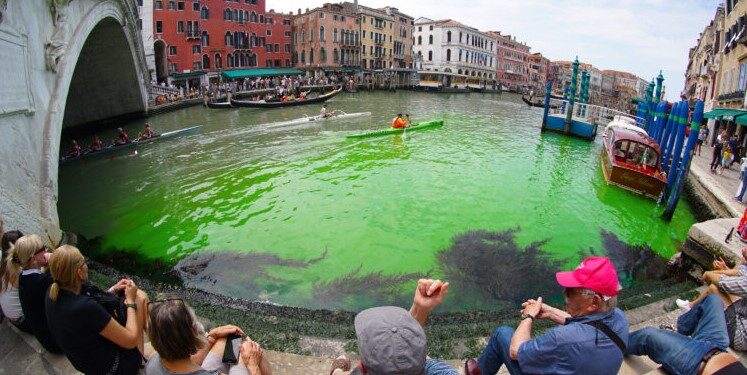 Alldaynews.gr Βενετία: Βρέθηκε η αιτία που πρασίνισαν τα νερά στο Μεγάλο Κανάλι – Τι ανακοίνωσαν οι αρχές