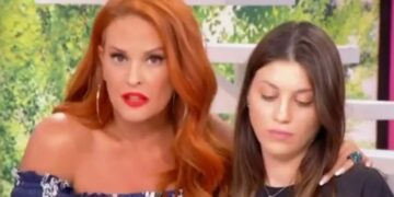 Alldaynews.gr Ξέσπασε η Σίσσυ Χρηστίδου για την επίθεση που φέρεται να δέχτηκε ρεπόρτερ της εκπομπής στον γάμο Μουζουράκη