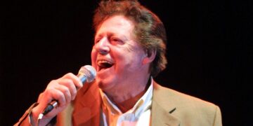 Alldaynews.gr Θρήνος στην ελληνική showbiz: Πέθανε ο τραγουδιστής Γιάννης Βογιατζής