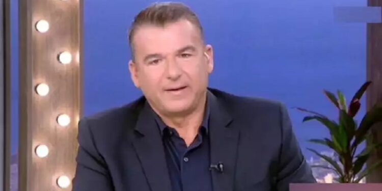 Alldaynews.gr Βούρκωσε ο Λιάγκας για τους γιους του: «Τους έχω μόνο τα Σαββατοκύριακα. Αυτό τους λέω κάθε μέρα πρωί & βράδυ»