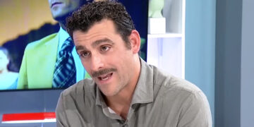 Alldaynews.gr Από ηθοποιός, δάσκαλος σε Δημοτικό: Νέα ζωή για τον.. κακό του “Παρά Πέντε”, τα άλλαξε όλα 10 χρόνια μετά