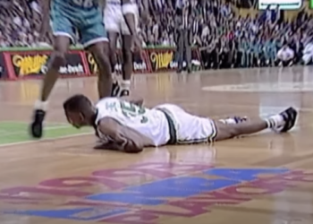 Δεν ξανασηκώθηκε απ’ το παρκέ: Ο «σιδερένιος» που έριξε 4 τάπες σε 1 ματς στον Μάικλ Τζόρνταν έσβησε άδοξα στα 27 του