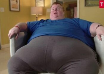 Ο «παχύτερος άντρας στον κόσμο» που ζύγιζε 383 κιλά, έχασε τα 272 και πλέον μοιάζει εντελώς άλλος άνθρωπος
