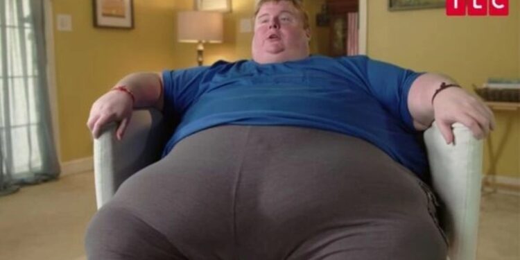 Ο «παχύτερος άντρας στον κόσμο» που ζύγιζε 383 κιλά, έχασε τα 272 και πλέον μοιάζει εντελώς άλλος άνθρωπος