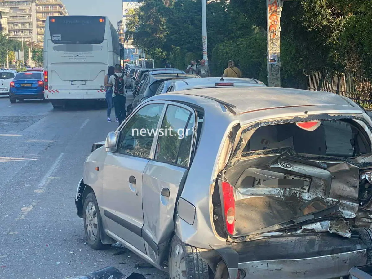 Θεσσαλονίκη τουριστικό λεωφορείο