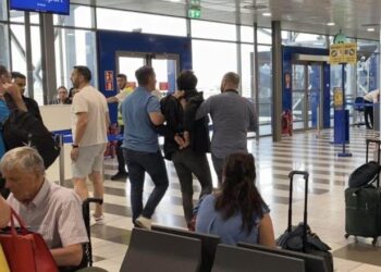 Alldaynews.gr Θεσσαλονίκη – Χαμός στο αεροδρόμιο: Έχασε την πτήση και η αντίδρασή του σόκαρε τους πάντες (video)