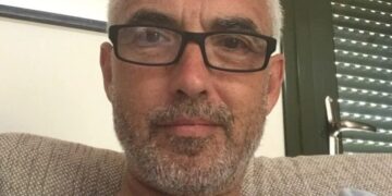 Alldaynews.gr Σάλος με τον καθηγητή Θέμη Ματσούκα που συνελήφθη για σeξουαλικές πράξεις με σκύλο!