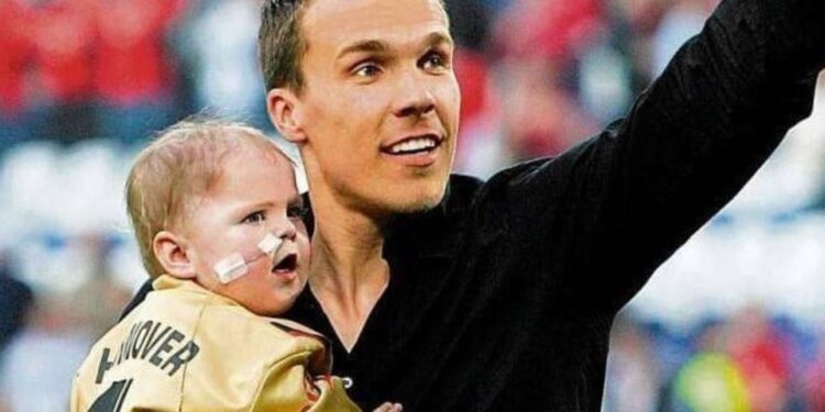 Alldaynews.gr Η πιο τραγική ιστορία ποδοσφαιριστή ήταν του Ρόμπερτ Ένκε: Ο θάνατος της κόρης του, η κατάθλιψη και η αυτοκτονία