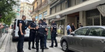 Θρίλερ στη Θεσσαλονίκη: Βρέθηκε νεκpός σε δώμα πολυκατοικίας με τραύμα από μαχαίρι (φωτο, video)