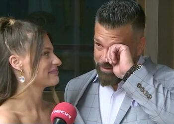Με δάκρυα στα μάτια: «Λύγισε» ο Κώστας Σόμμερ στη βάφτιση της κόρης του – «Της δώσαμε το όνομα της μαμάς μου»