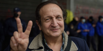 Σπύρος Μπιμπίλας: Ο πρώτος ανοιχτά ΛΟΑΤΚΙ+ βουλευτής του ελληνικού κοινοβουλίου